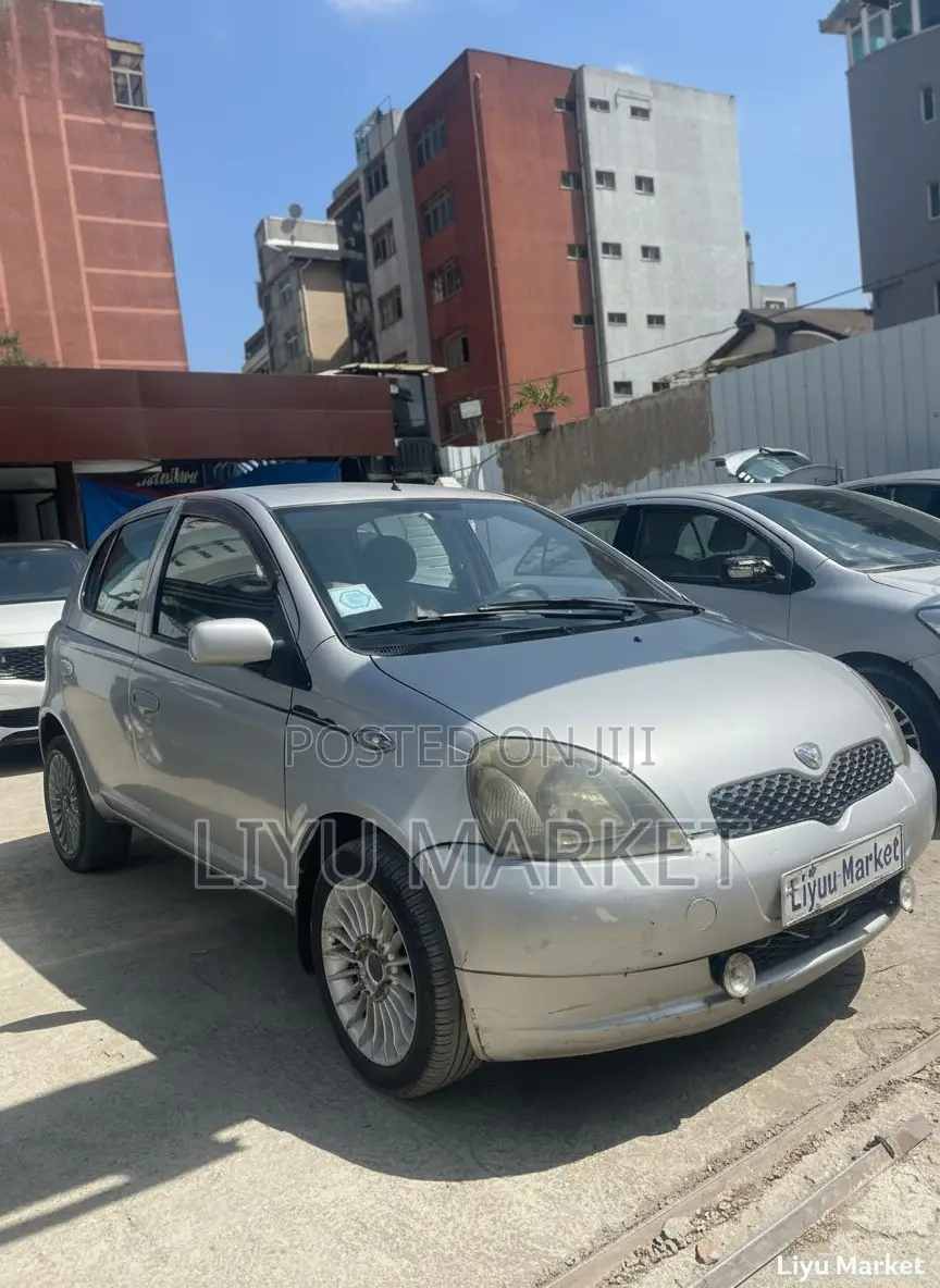 Toyota Yaris 2001 Silver