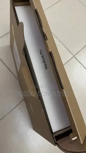 New Apple MacBook Pro 2024 M4 Pro 16-Inch 24GB Intel Core I7 SSD 512GB