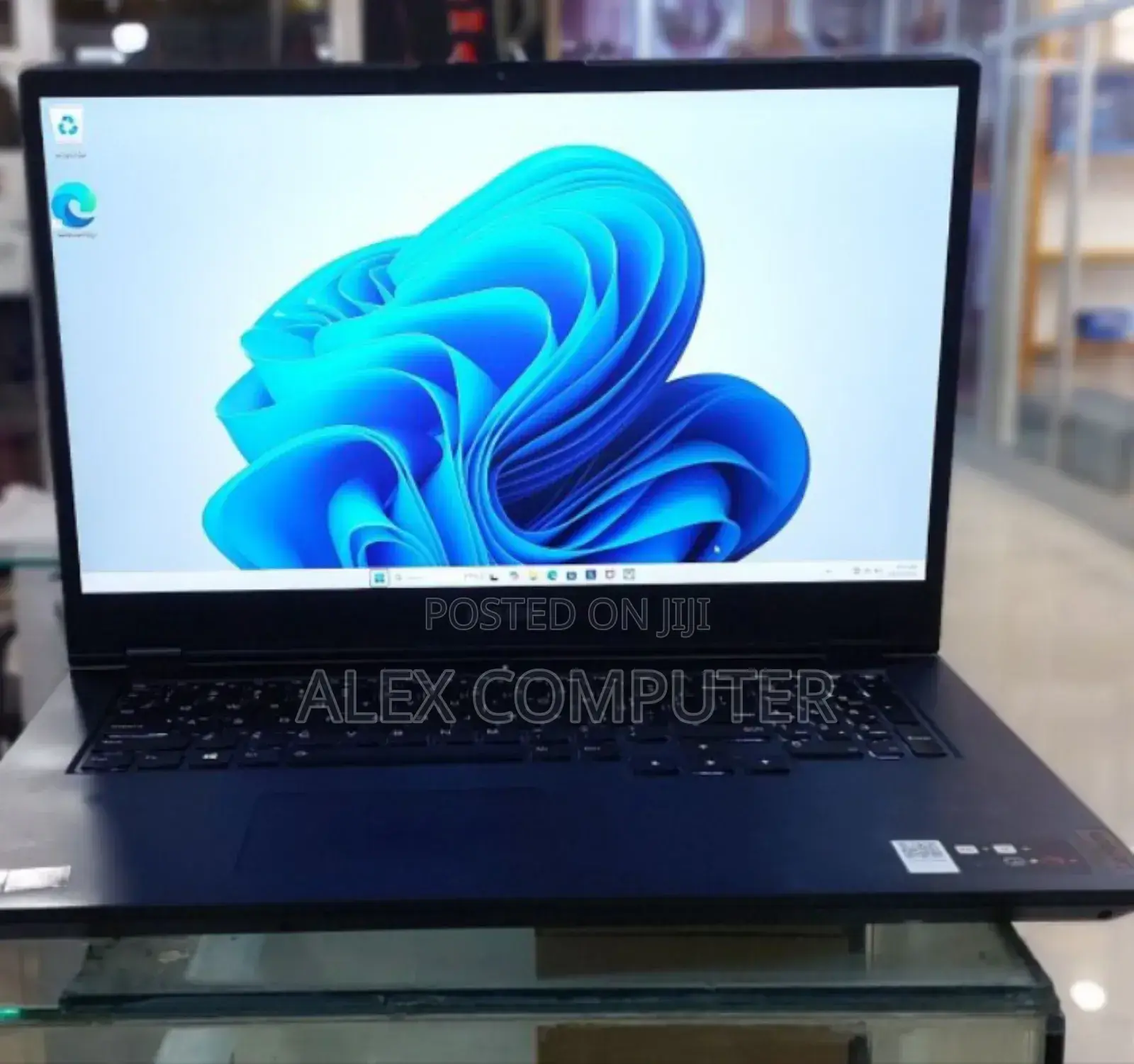 New Laptop Lenovo 16GB AMD Ryzen 7 SSD 1T