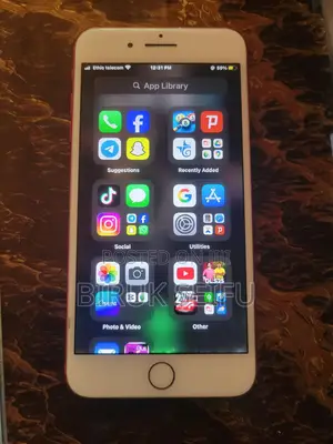 Photo - Apple iPhone 7 Plus 128 GB Red