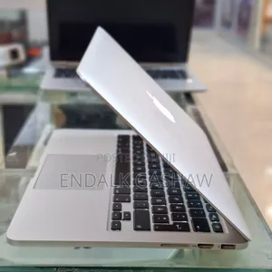 New Laptop Apple MacBook Pro 2014 8GB Intel Core i7 SSD 256GB