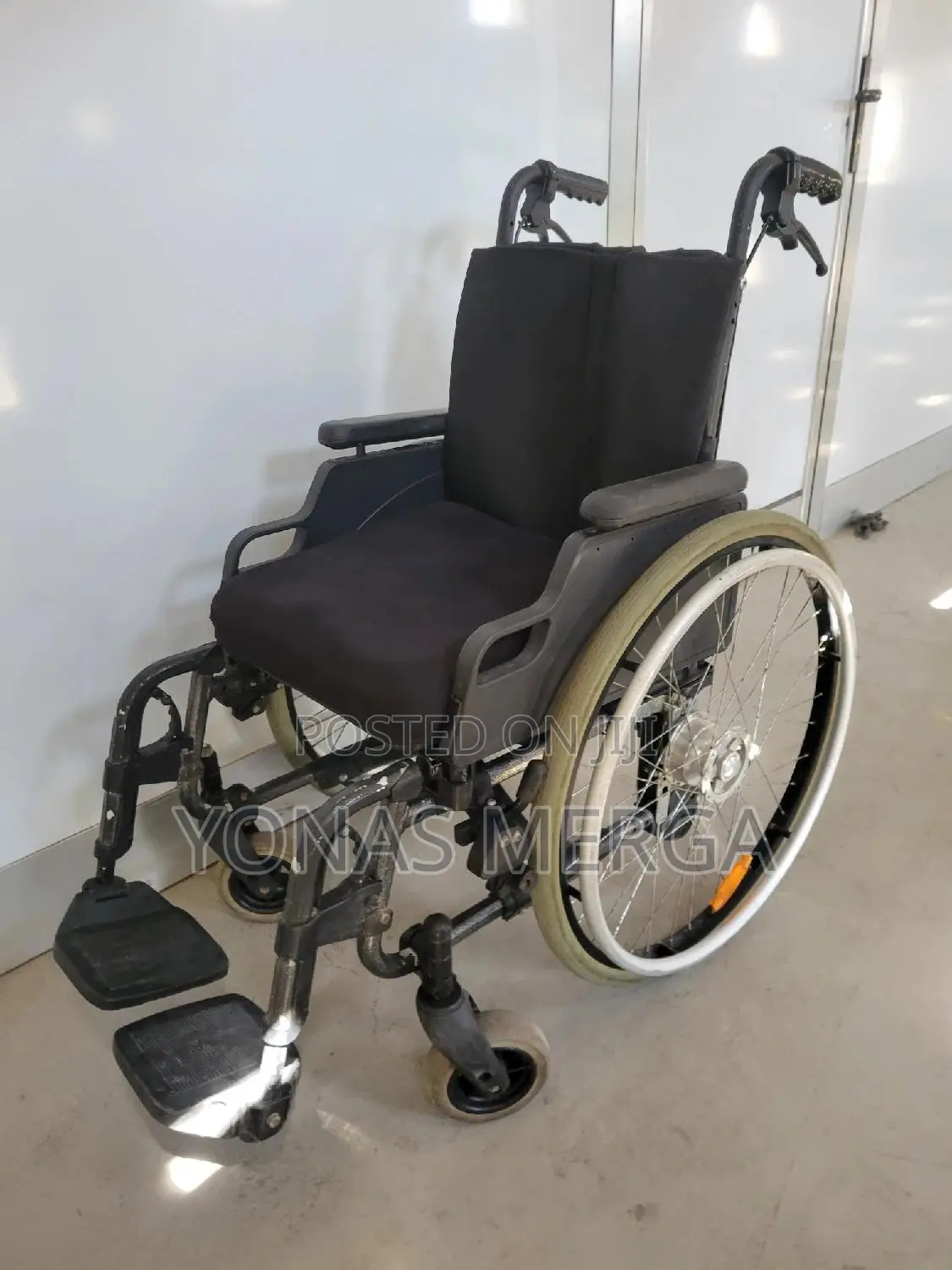 Folding Wheelchair鄜伊wheelchair尋鍳large 24-Inch Wheels Provide