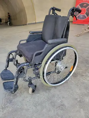 Self-Propelled Aluminum Wheelchair宙舍double Brake(Width 42cm/16.5in)