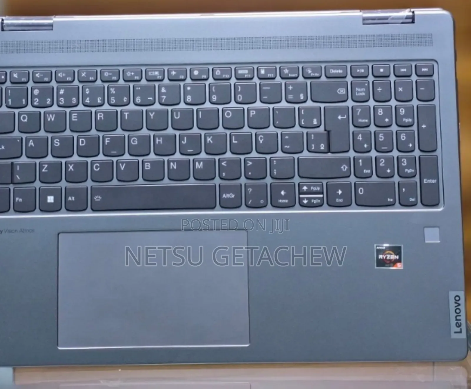 New Laptop Lenovo Yoga 700 32GB AMD Ryzen 5 SSD 512GB