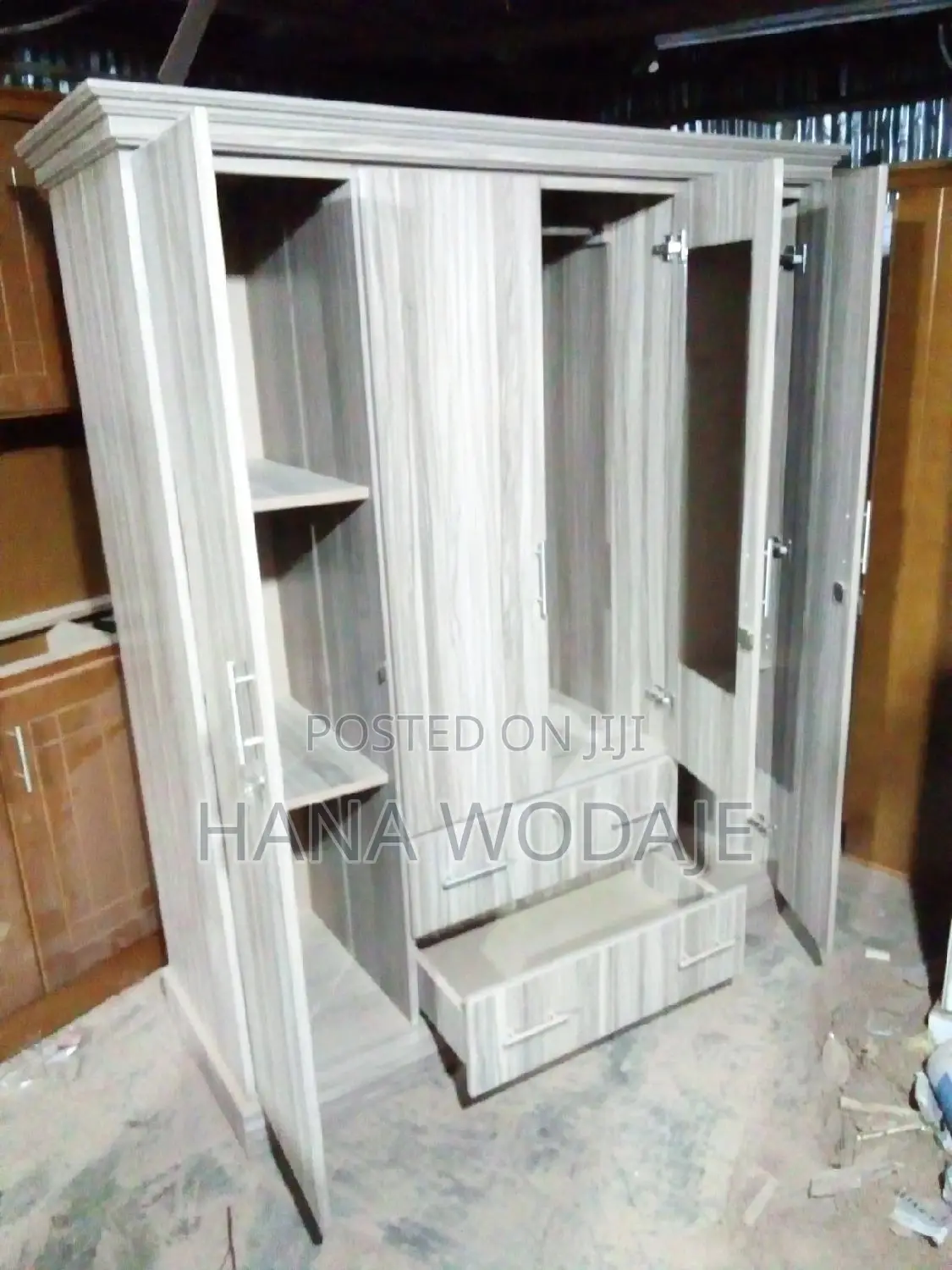 በላምኔት የሚሰሩ ቁም ሳጥኖች