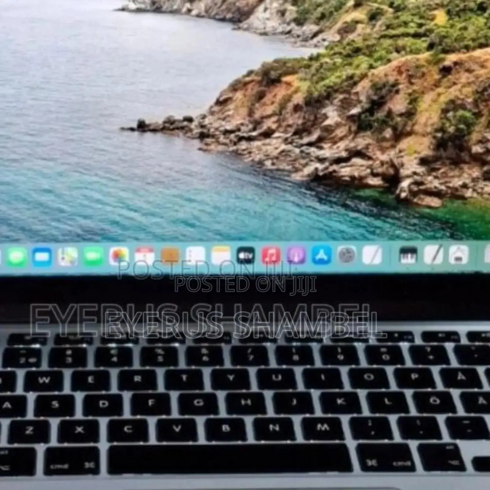 New Laptop Apple MacBook Pro 8GB Intel Core i7 SSD 256GB