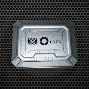 Photo - M99 Wireless Earphone: Magnetic Charging Contacts