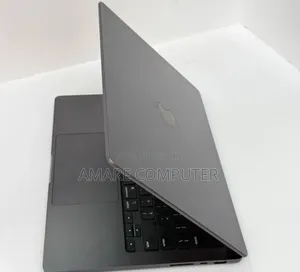 New Apple MacBook Pro 2023 M3 14-Inch 18GB Apple M3 Pro SSD 512GB