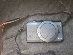 Canon Eos M100 Video Camera for Blog