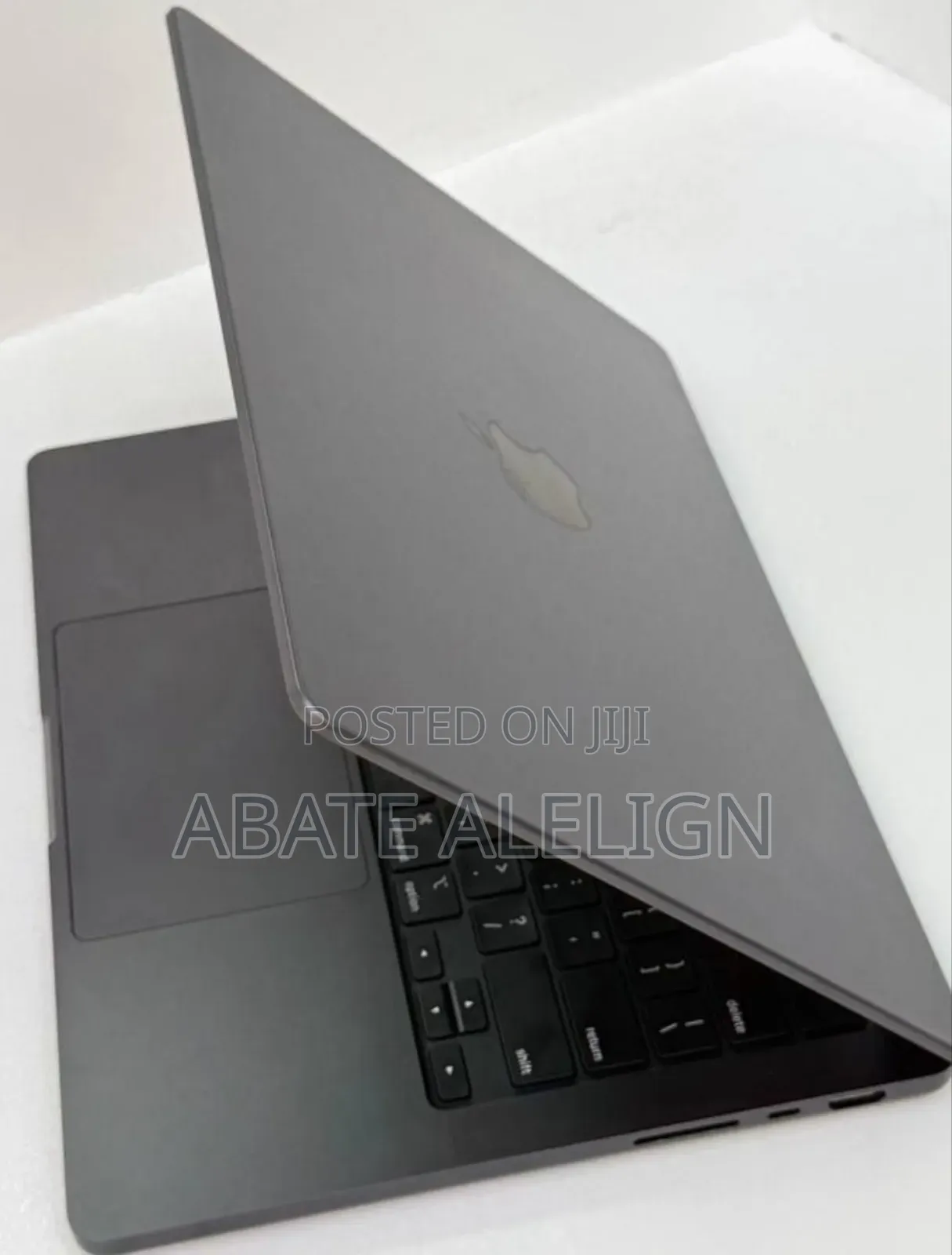 New Apple MacBook Pro 2023 M3 14-Inch 16GB Intel Core I5 SSD 512GB