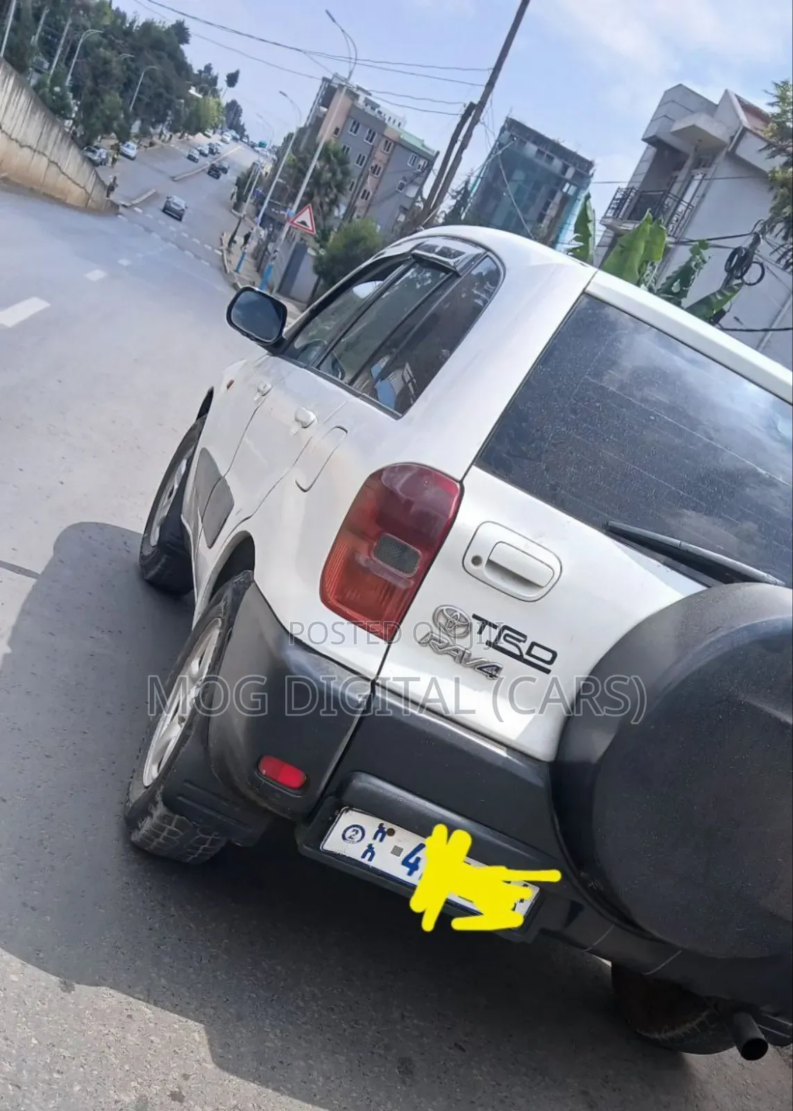 Toyota RAV4 Base AWD 2001 White