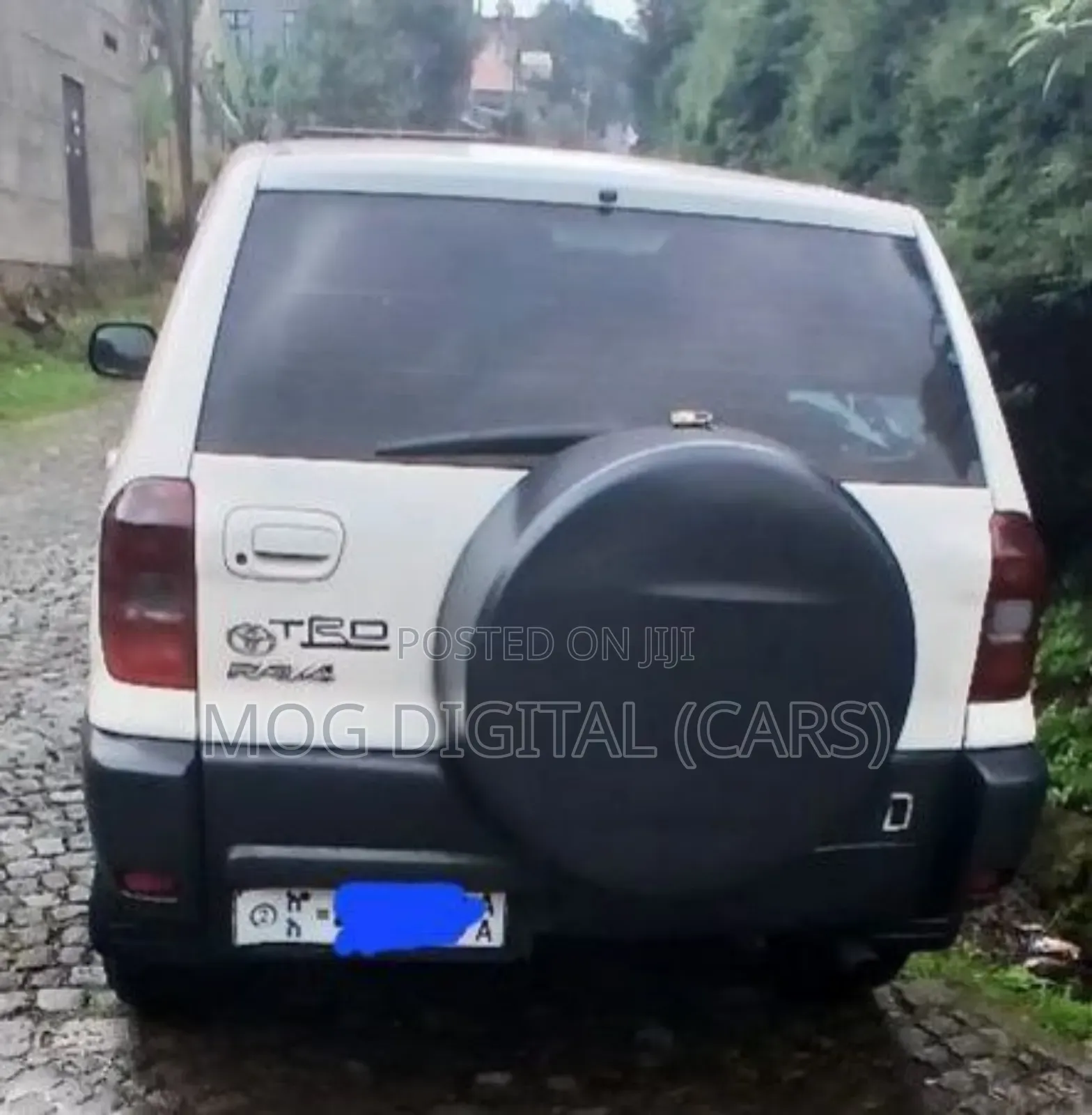 Toyota RAV4 Base AWD 2001 White