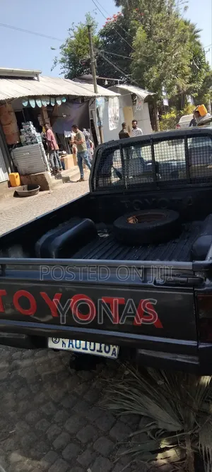 Toyota Hilux 1989 Gray