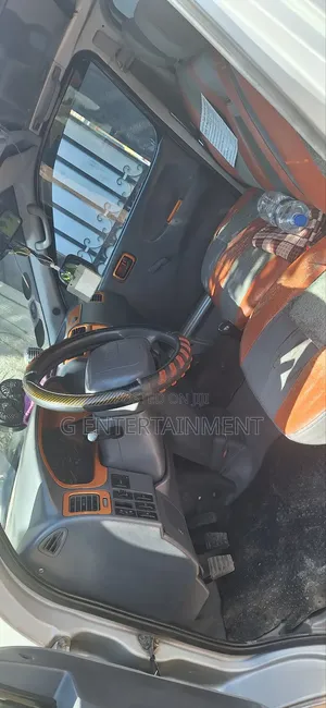 Toyota Grand HiAce 2005 Silver