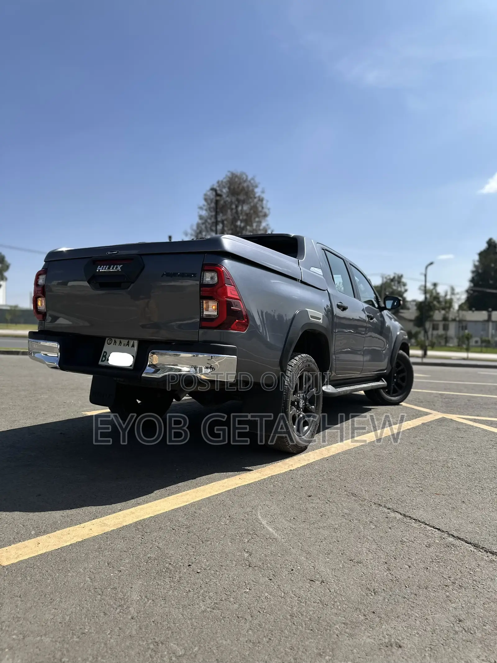 Toyota Hilux 2023 Gray