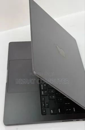 Photo - New Laptop Apple MacBook Pro 2023 M3 14-Inch 18GB Apple M3 SSD 512GB