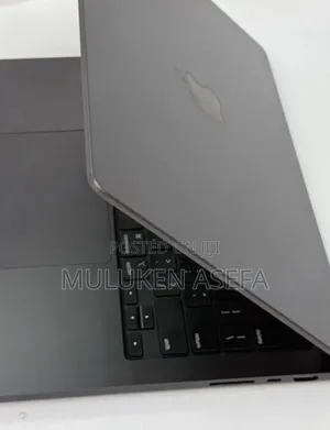 New Apple MacBook Pro 2023 M3 14-Inch 18GB Intel Core M3 SSD 512GB