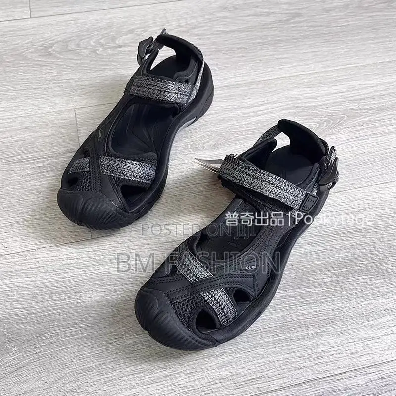 Snow Hawk Sahara Men's Closed-Toe Hiking Sandal