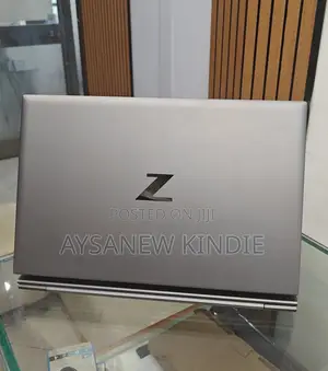 New Laptop HP ZBook Firefly G8 16GB Intel Core I7 SSD 512GB