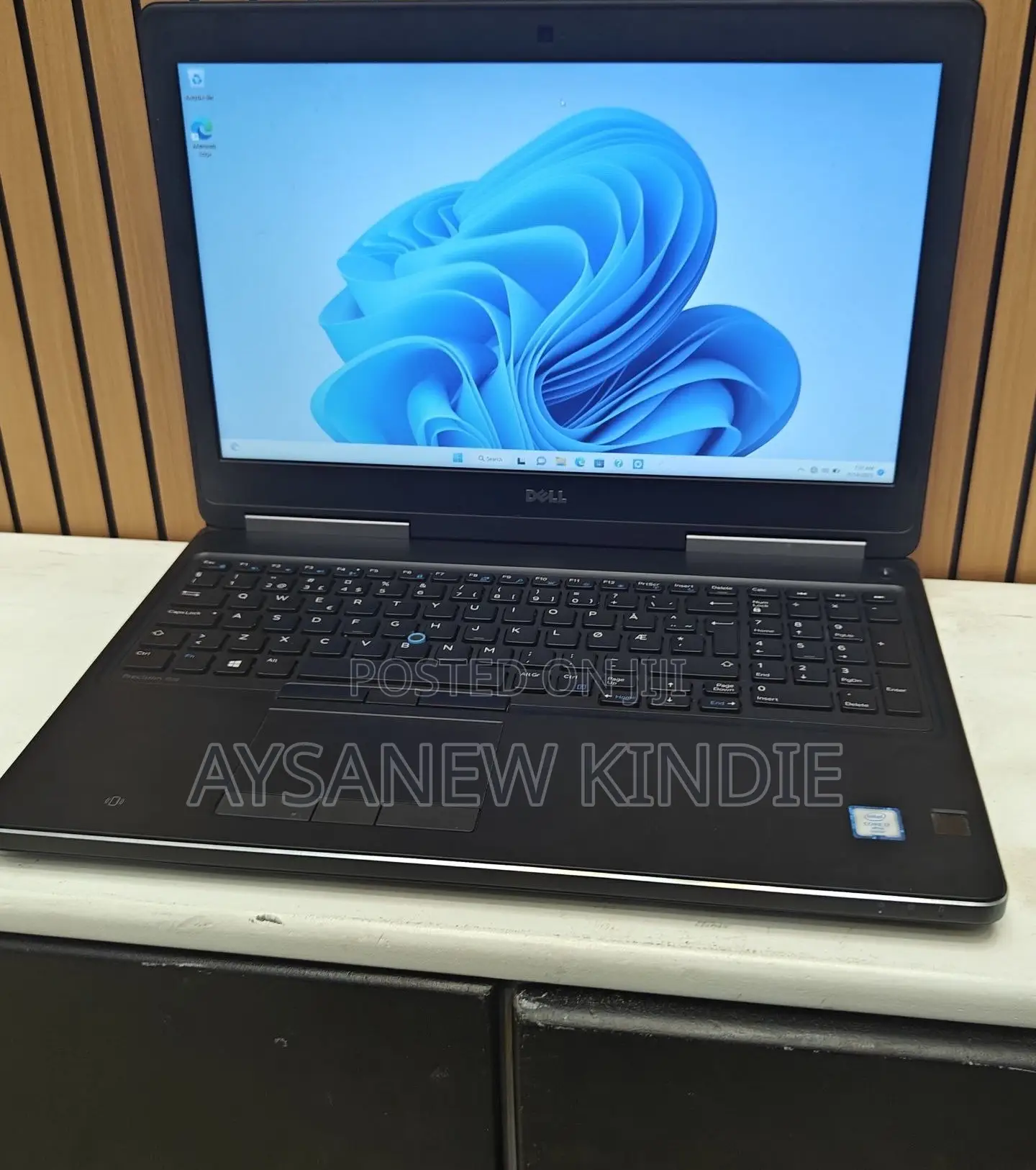 New Laptop Dell Precision 7520 16GB Intel Core I7 SSD 512GB