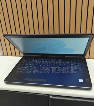 New Laptop Dell Precision 7520 16GB Intel Core I7 SSD 512GB