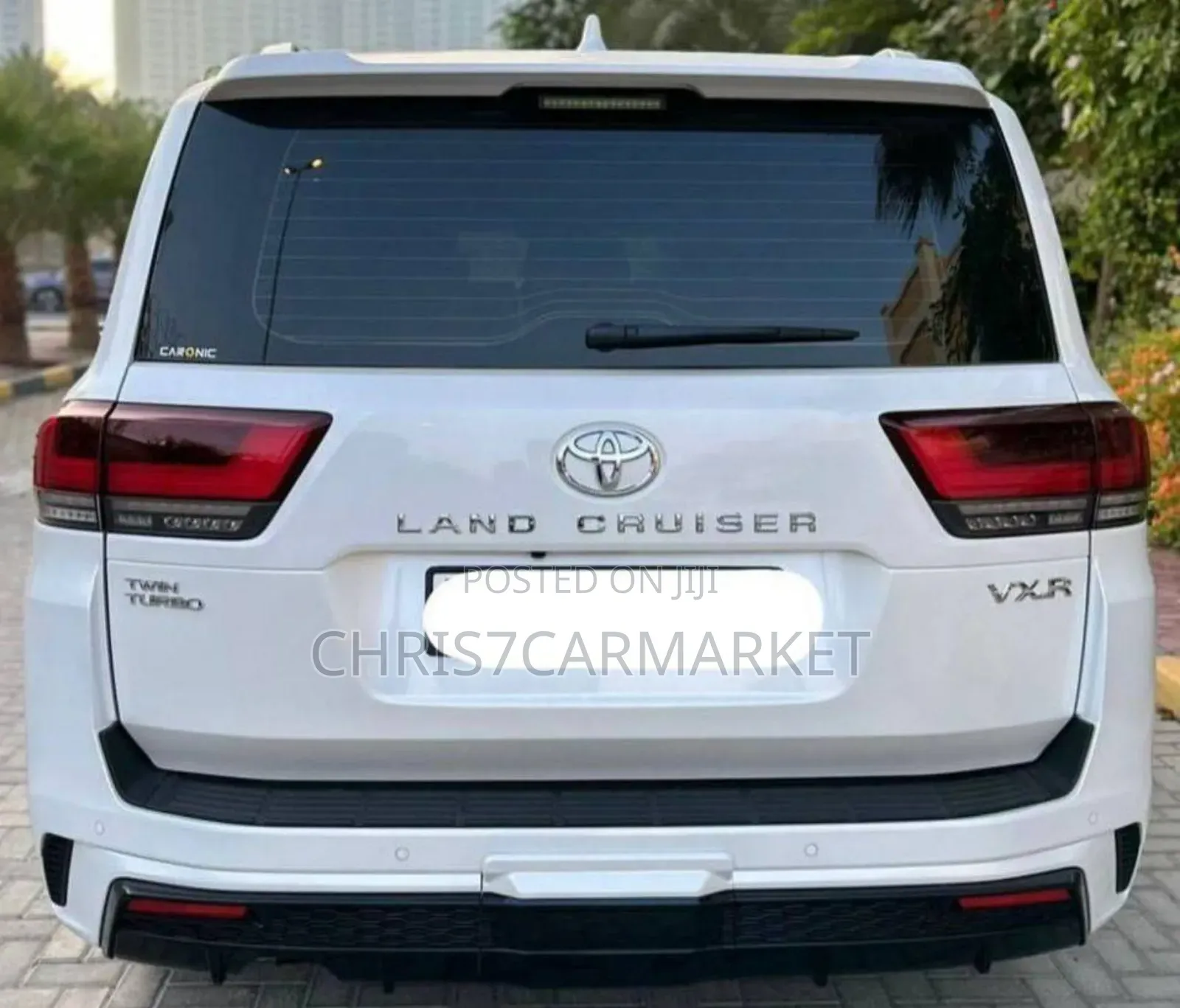 Toyota Land Cruiser LC300 2023 White