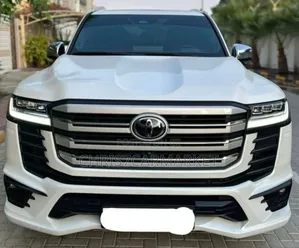 Photo - Toyota Land Cruiser LC300 2023 White