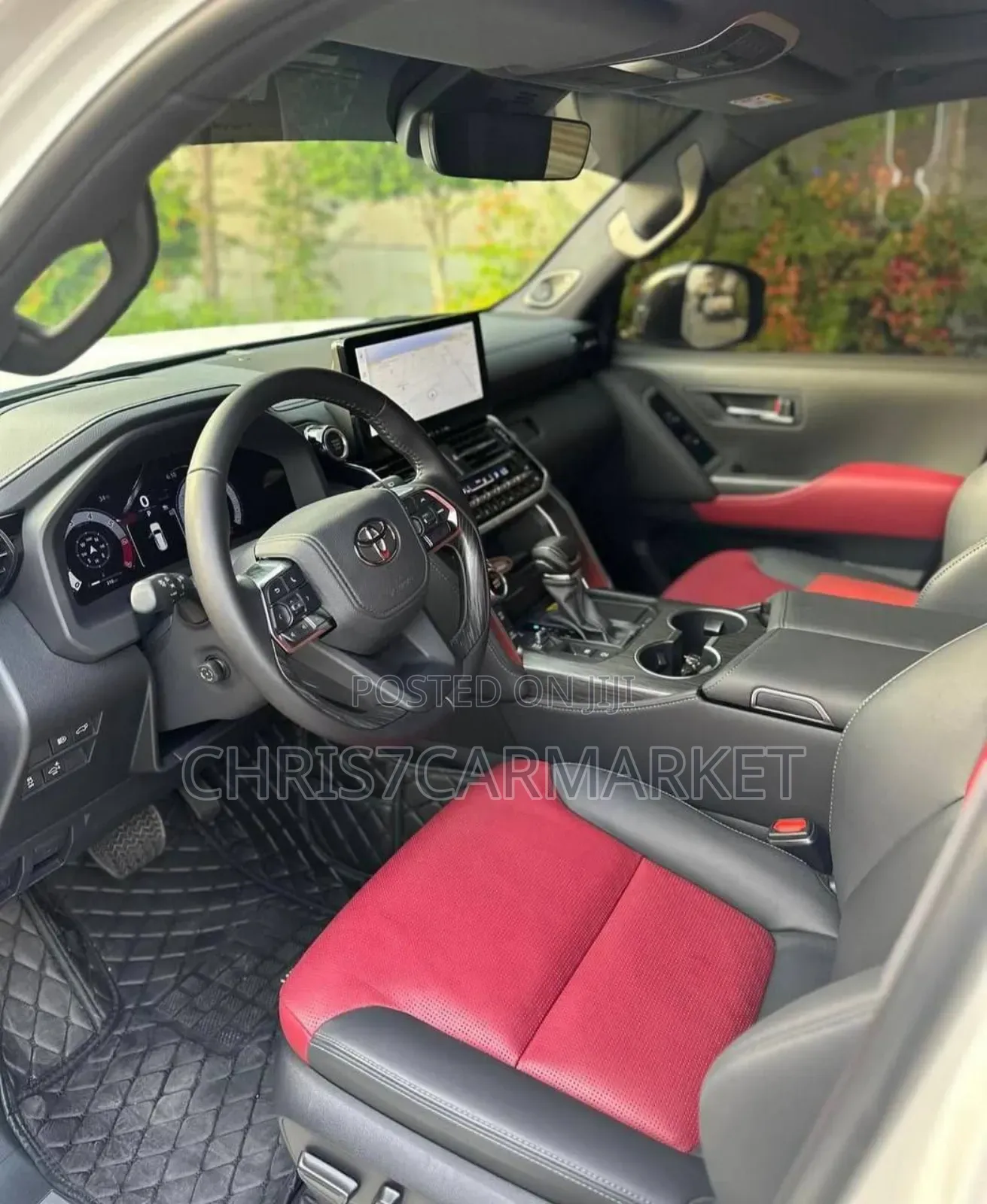 Toyota Land Cruiser LC300 2023 White