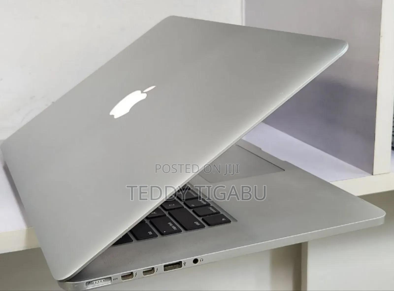 New Laptop Apple MacBook Pro 2015 16GB Intel Core i7 SSD 512GB