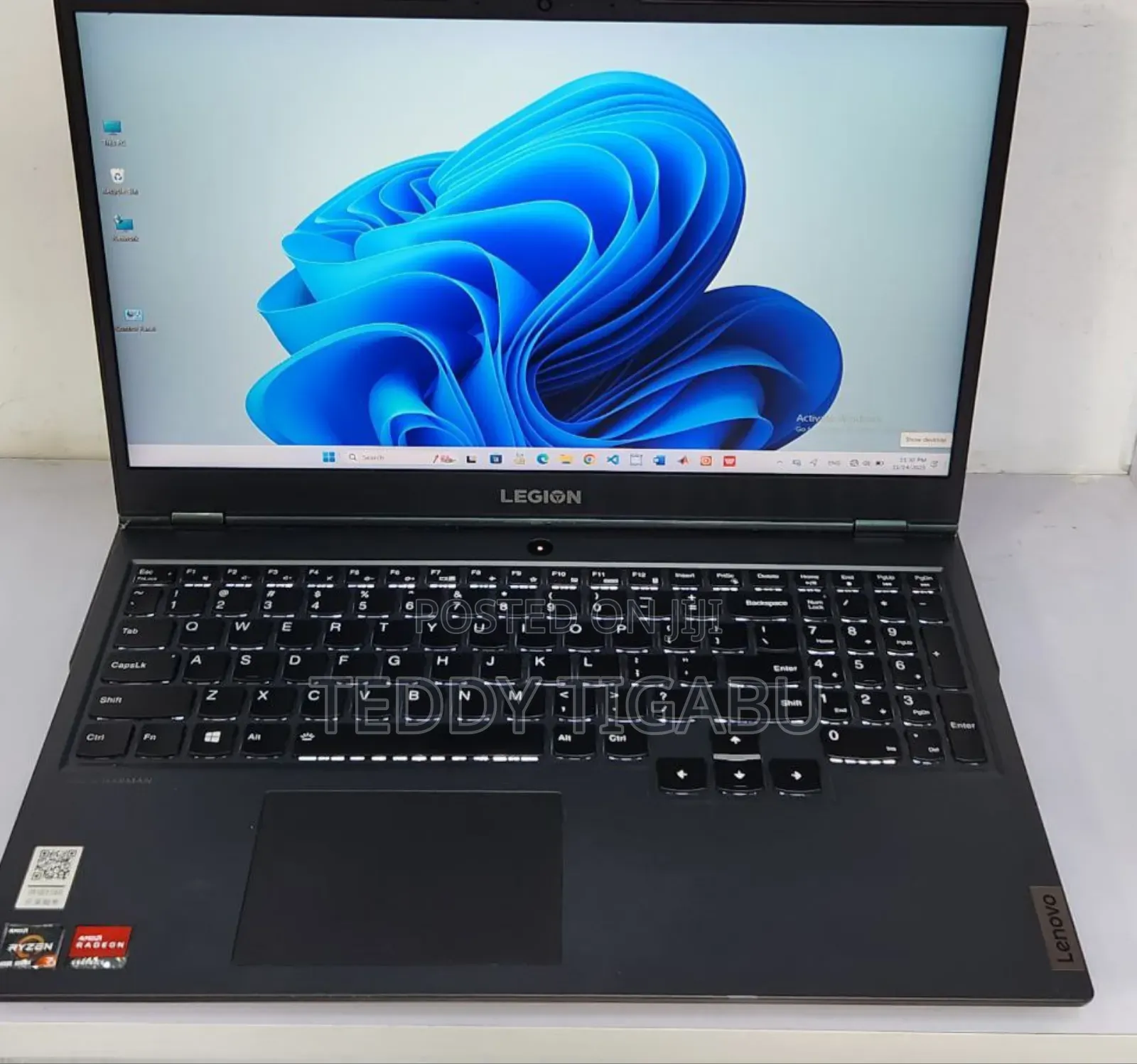New Laptop Lenovo 16GB AMD Ryzen 7 SSD 1T
