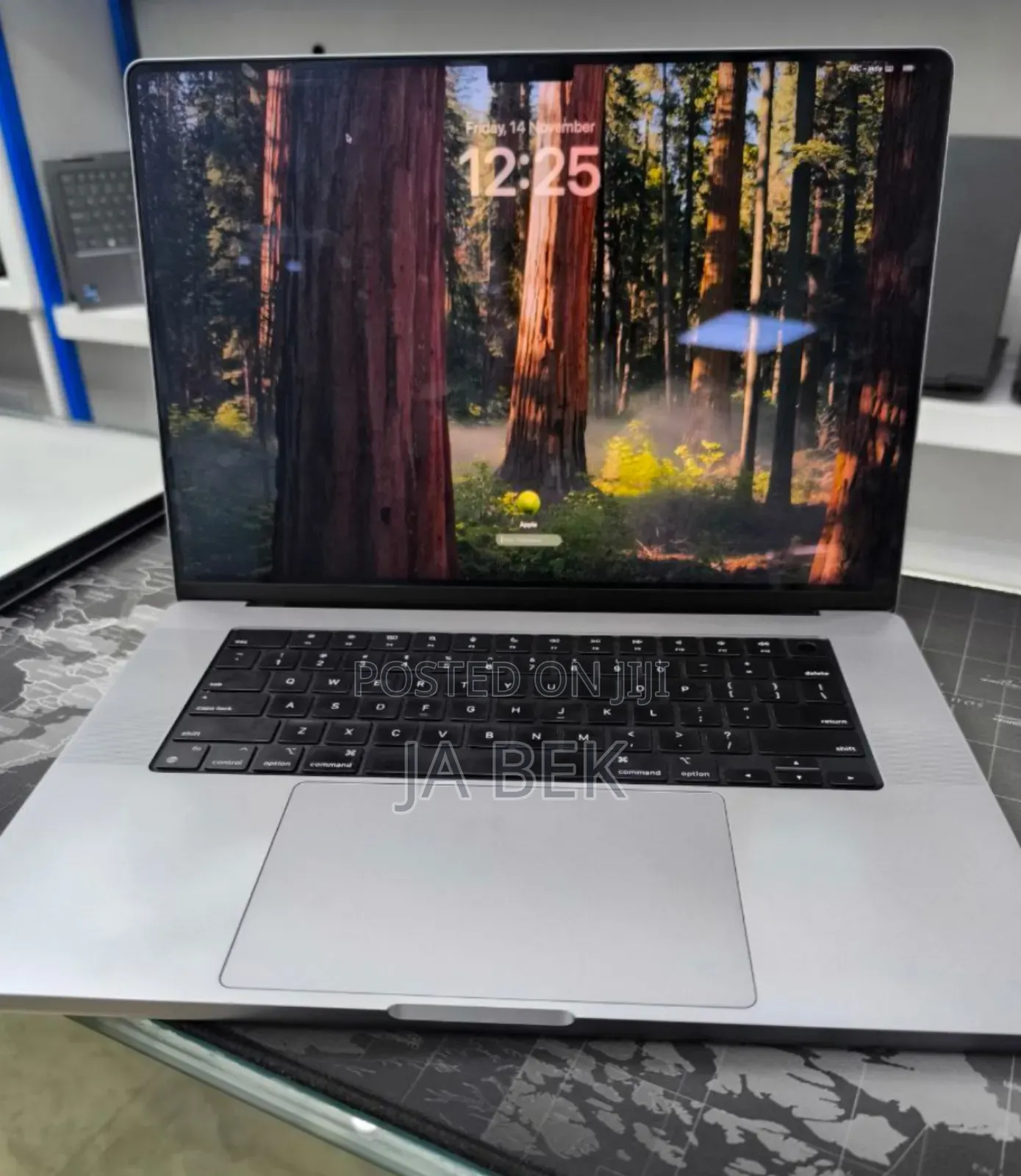 New Laptop Apple MacBook Pro M1 64GB Apple M1 Max SSD 1T