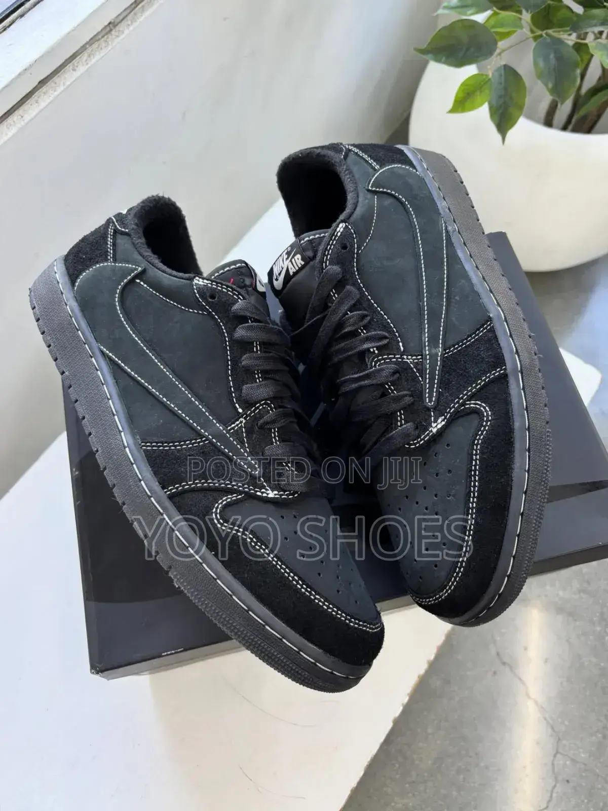 Nike Air Jordan 1 Travis Scoott Black Phantom