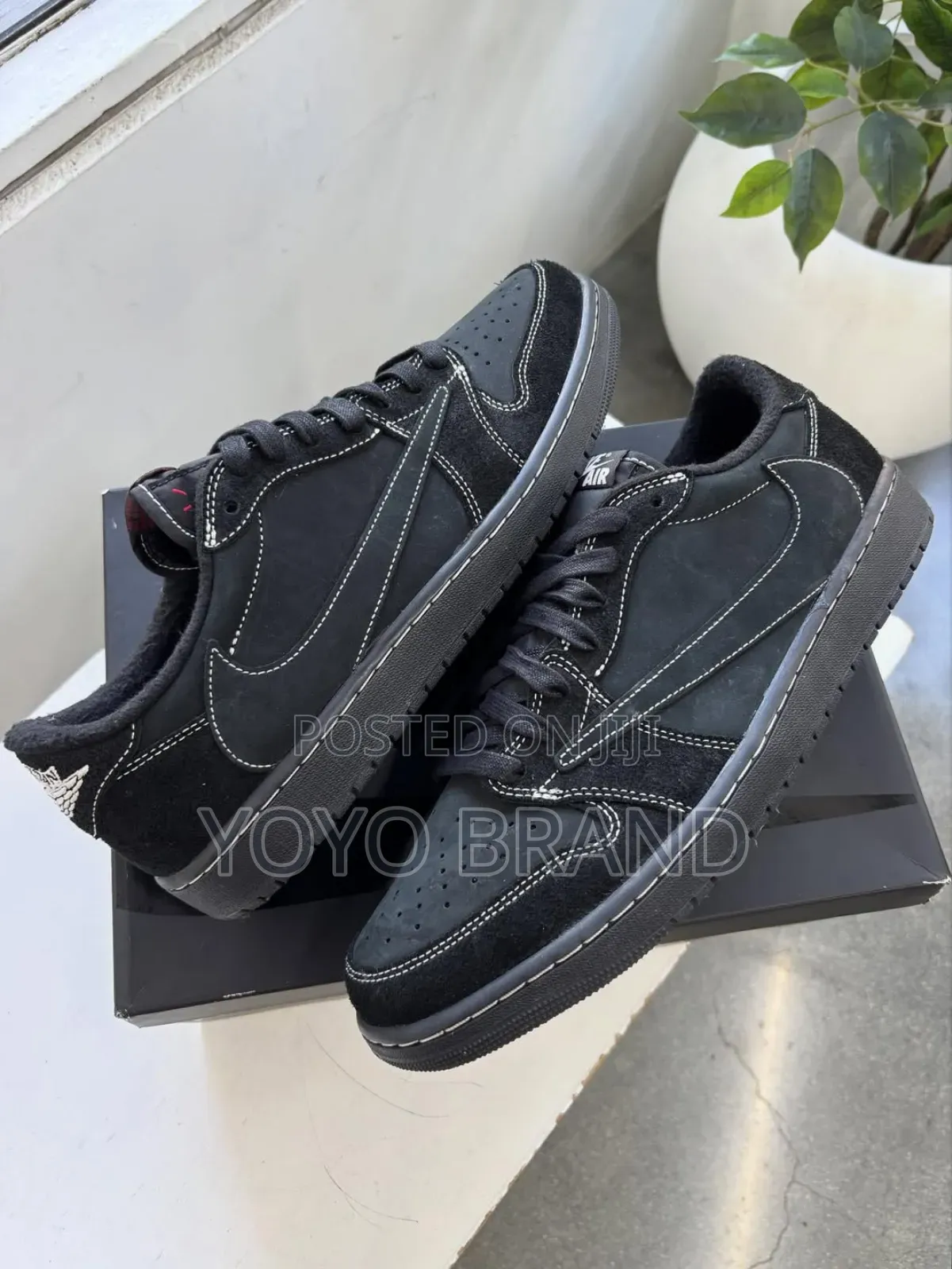 Nike Air Jordan 1 Travis Scoott Black Phantom