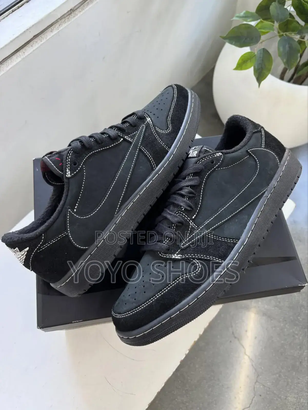 Nike Air Jordan 1 Travis Scoott Black Phantom