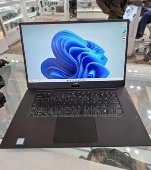 Photo - New Laptop Dell Precision 5540 16GB Intel Core I5 SSD 256GB
