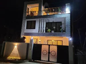 7bdrm House in Addis Abeba, Bole for sale