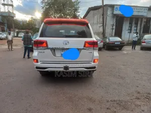 Toyota Land Cruiser 4.5 V8 DSL 2012 White