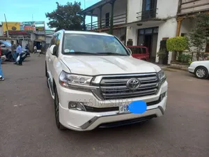 Photo - Toyota Land Cruiser 4.5 V8 DSL 2012 White