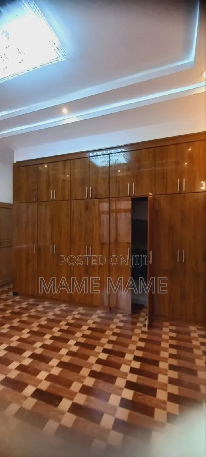 5bdrm Villa in Addis Abeba, Bole for sale