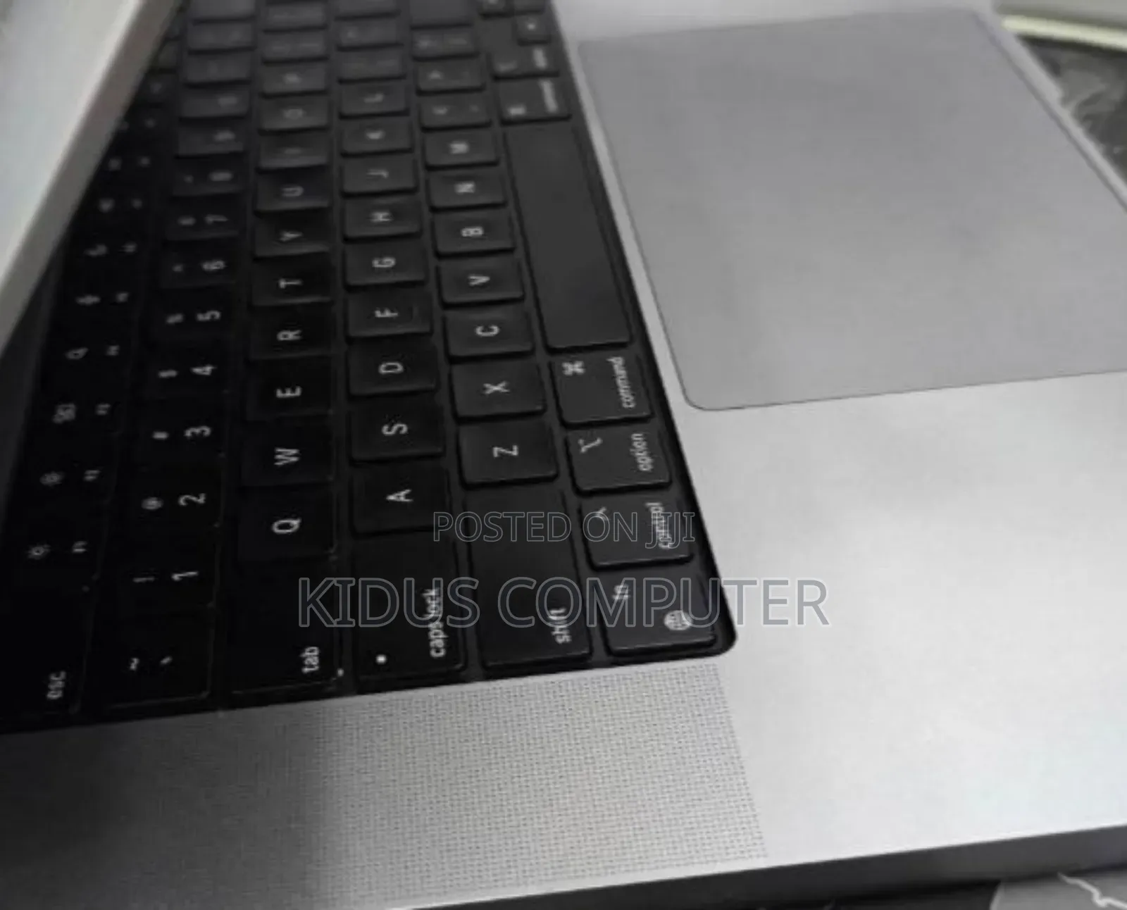 New Laptop Apple MacBook Pro 2021 M1 64GB Apple M1 SSD 1T