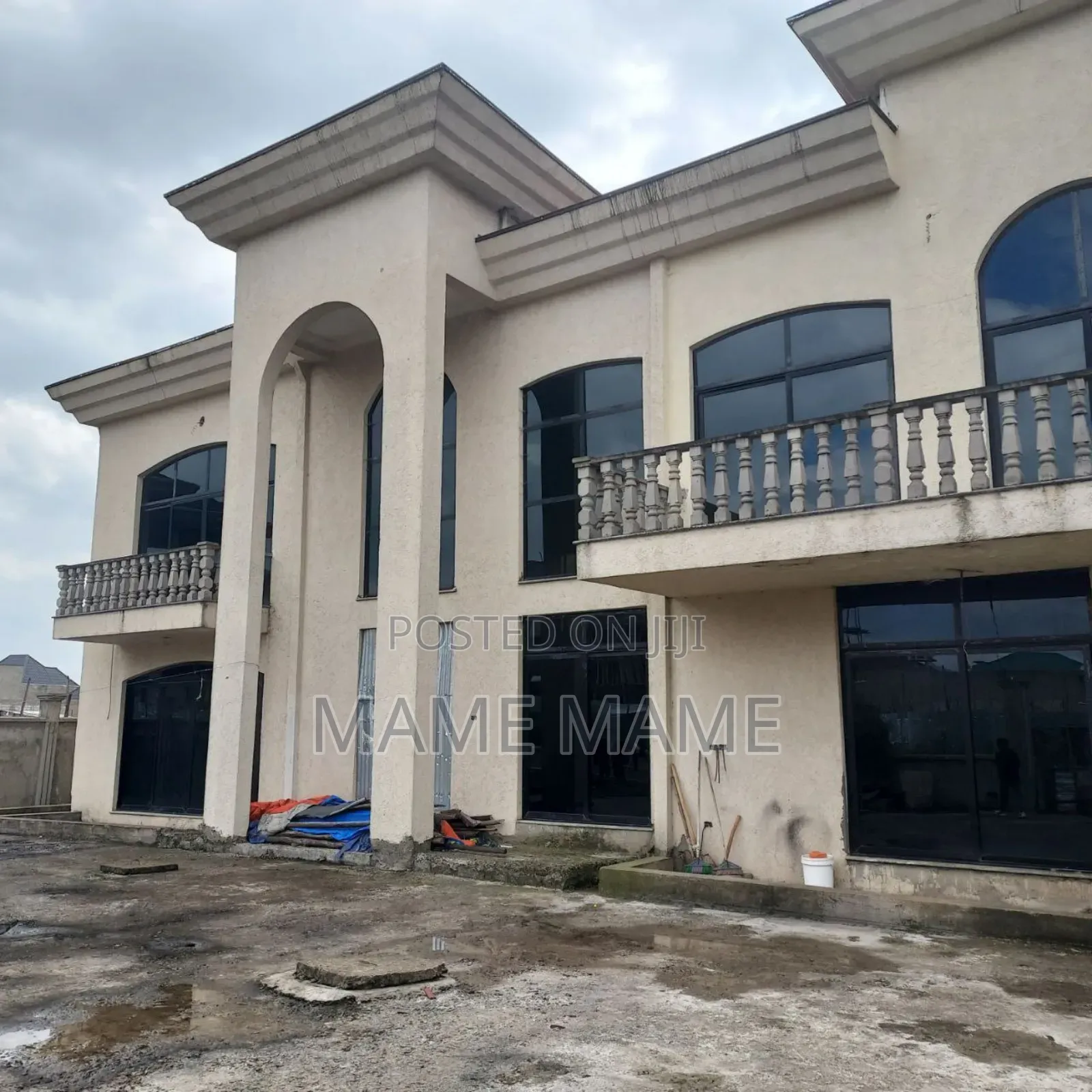 7bdrm House in Addis Abeba, Bole for sale