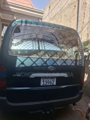 Toyota HiAce 2006