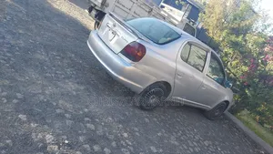 Toyota Platz 1.0 FWD 2003 Silver