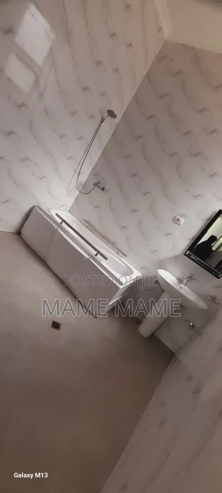 5bdrm Villa in Addis Abeba, Bole for sale