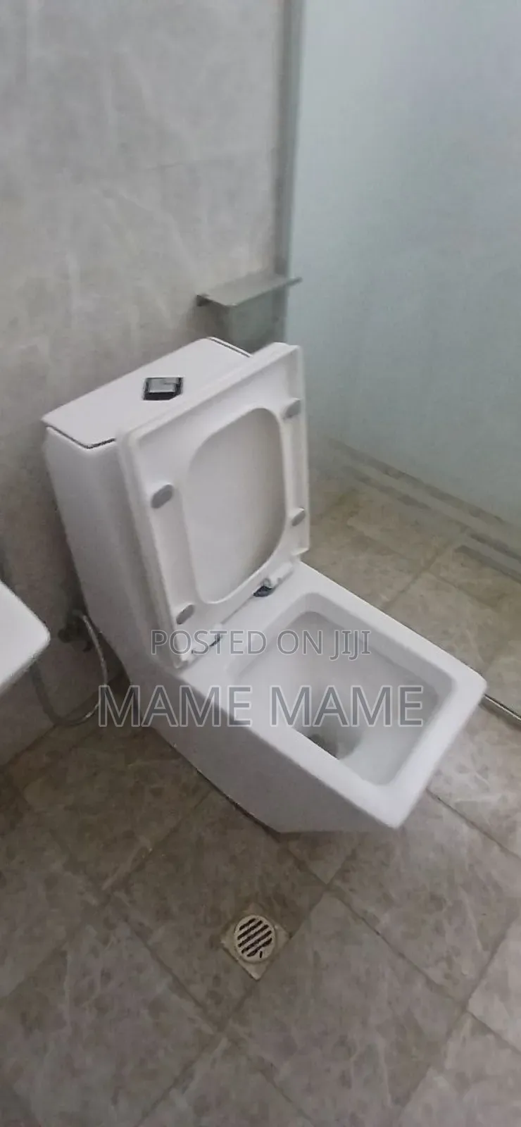 8bdrm House in Addis Abeba, Bole for sale