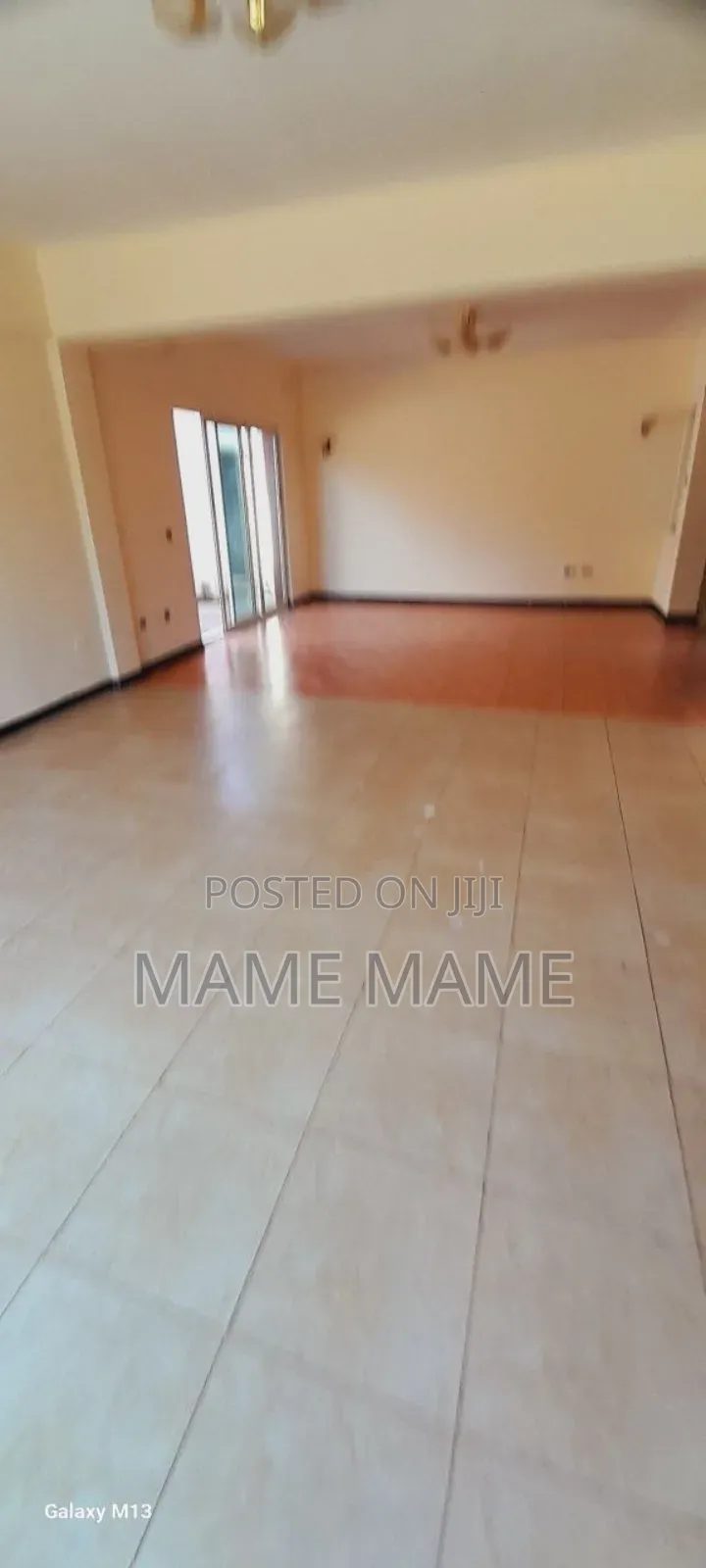 9bdrm House in Addis Abeba, Bole for sale