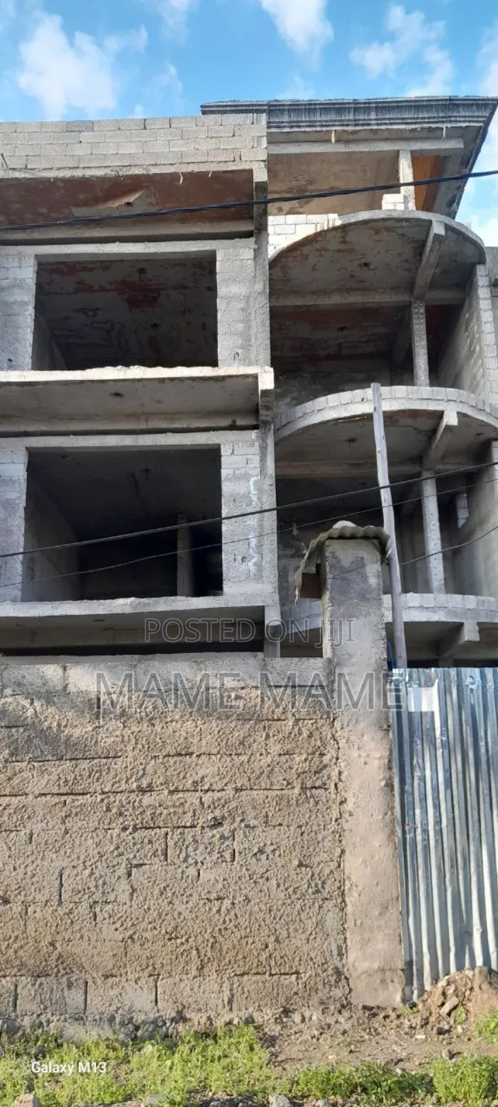 5bdrm House in Addis Abeba, Bole for sale