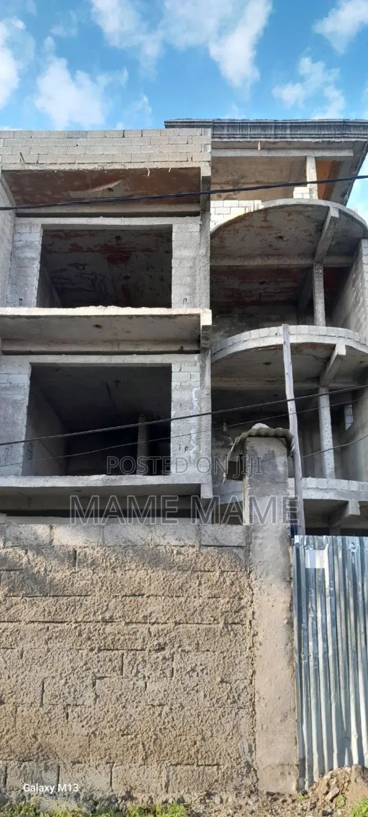 5bdrm House in Addis Abeba, Bole for sale