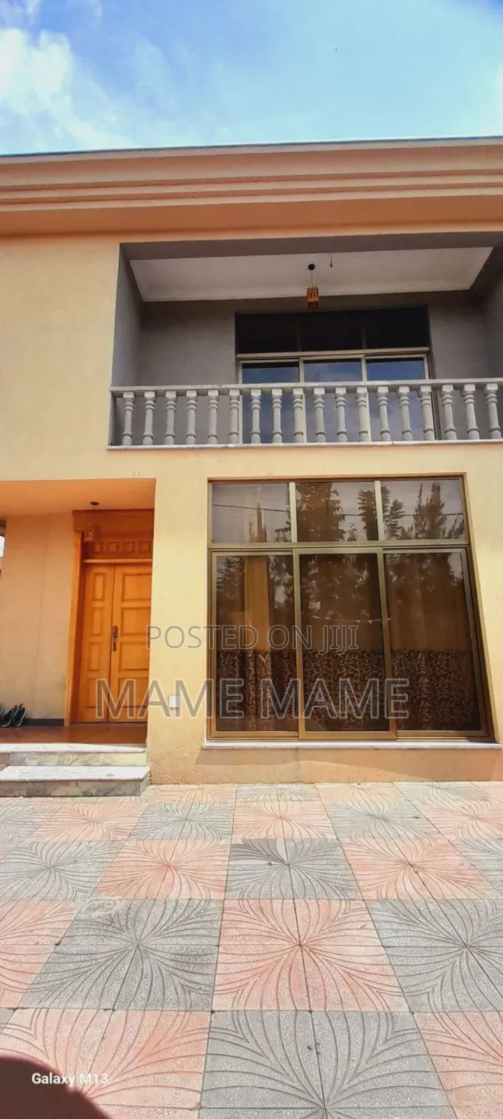 5bdrm House in Addis Abeba, Bole for sale