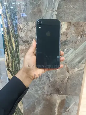 Photo - Apple XR 64 GB Black